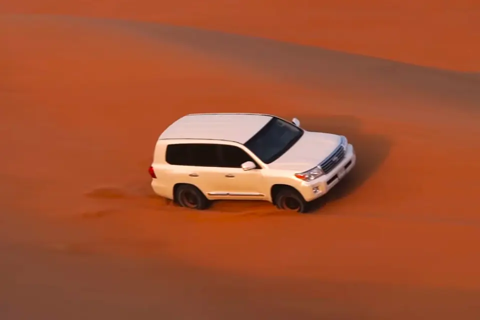 Dune Bashing in Basic Desert Safari Dubai Booking